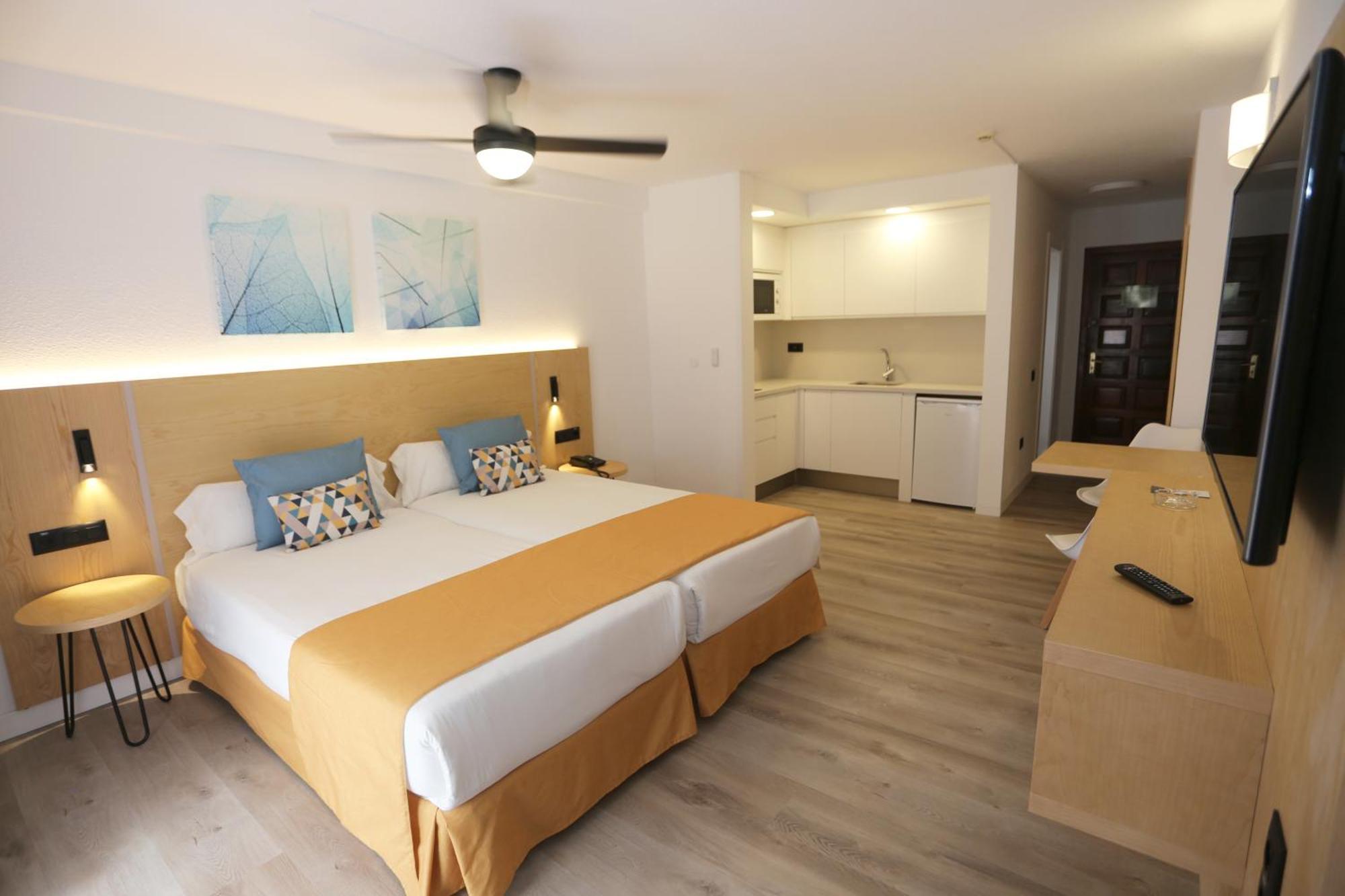 Hotel-Apartamentos Andorra Playa de las Americas  Bagian luar foto